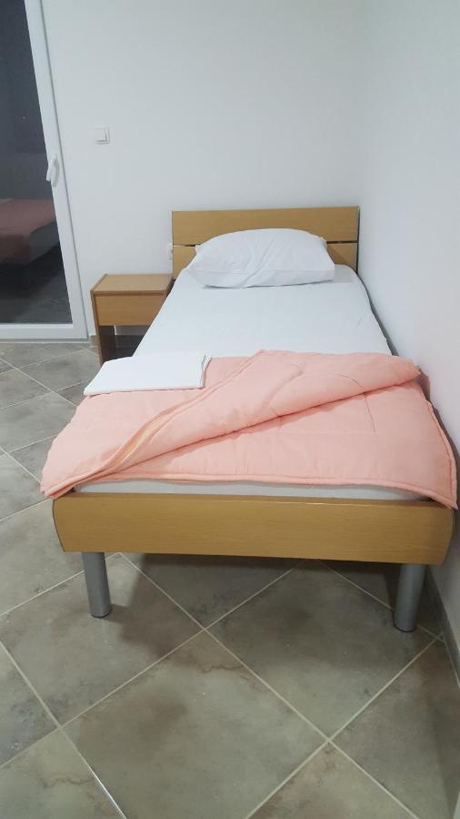 סוטומורה Apartments Avdic מראה חיצוני תמונה